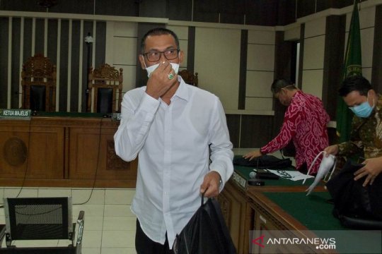 Sidang vonis Muhammad Tamzil Page 1 Small