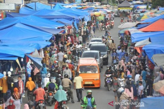 PASAR RAYA PADANG KEMBALI DIBUKA