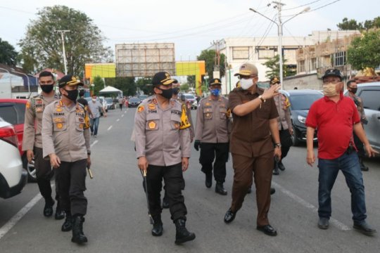 Kapolda Sumbar tinjau Pasar Raya Padang petakan pengamanan jelang kenormalan baru