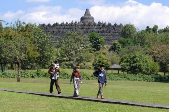 Destinasi wisata super prioritas Page 3 Small