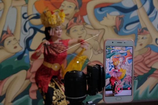Pagelaran tari Joged Bumbung virtual