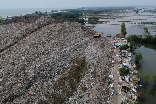 Tumpukan sampah melebihi batas Page 2 Small