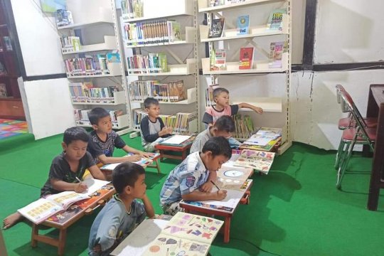 Pustaka daerah Provinsi Sumbar ladani minat membaca saat pandemi COVID-19, ada iSumbar Mambaco