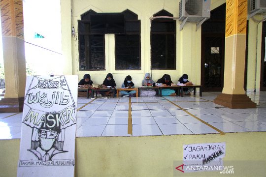 Pengurus Masjid Sediakan Akses Internet Gratis