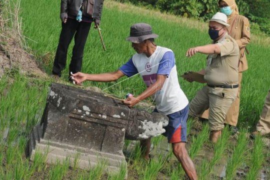 Benda cagar budaya terdampak pembangunan jalan tol Page 1 Small