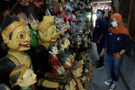 Topeng kayu Page 1 Small