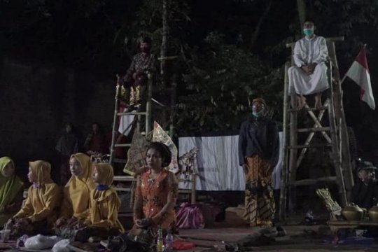 Kontak erat peduli pandemi untuk "rem-gas" yang pas