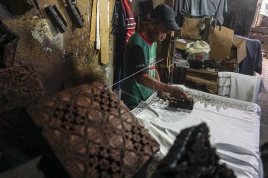 Pesanan batik Pekalongan mulai meningkat Page 2 Small