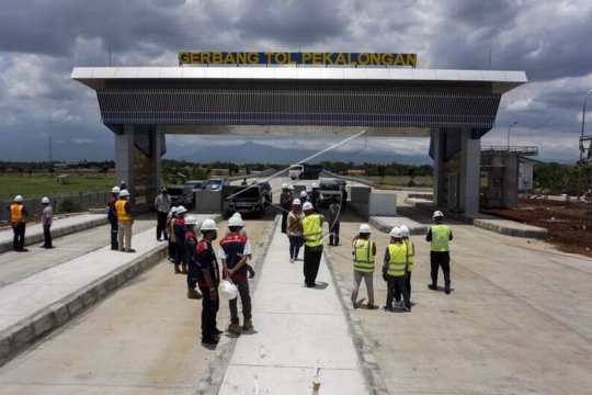 Pembangunan pintu keluar tol Bojong Page 1 Small