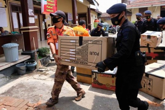 Bantuan untuk pengungsi Merapi Page 2 Small