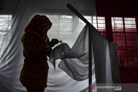 Pelatihan batik tulis bagi UMKM