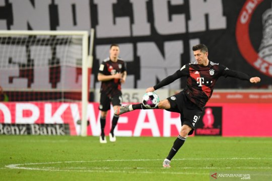 Lewandowski selamatkan Bayern Munich dari ancaman kekalahan