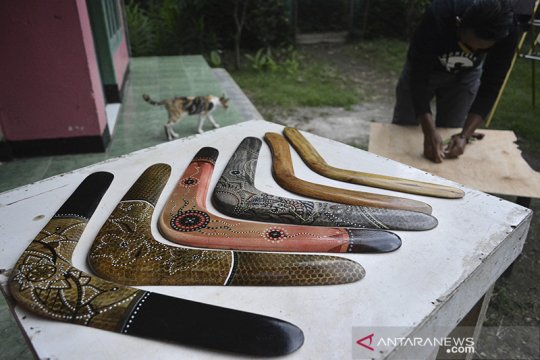 Bumerang dari limbah kayu