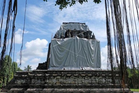 Upaya melindungi batu candi dari abu vulkanik Page 2 Small