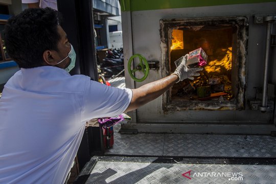 Pemusnahan obat dan makanan ilegal
