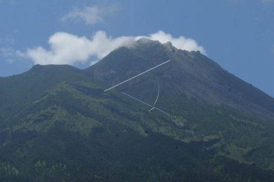 Deformasi fase erupsi Gunung Merapi Page 3 Small