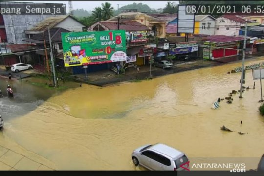 Sebagian Masih Terendam