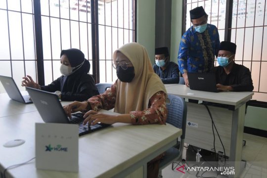 Pembembangan ekosistem digital di pesantren Page 1 Small