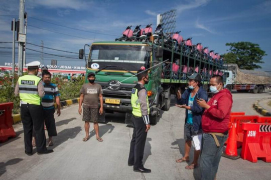 Penyekatan di Gerbang Tol Colomadu Page 1 Small