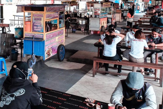 Pemkot Magelang ajak ASN berbelanja di pasar rakyat dan PKL