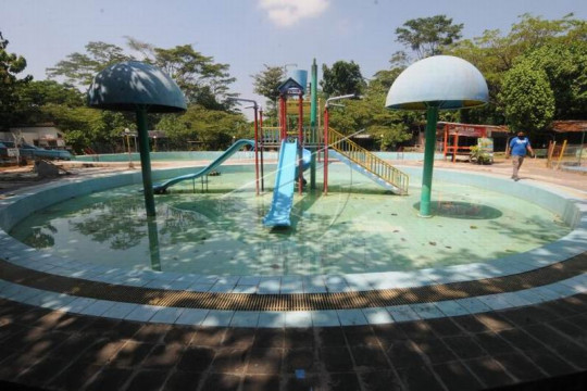 Lokasi wisata air masih ditutup Page 1 Small