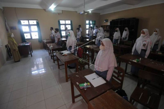 PTM terbatas siswa SMA Page 2 Small