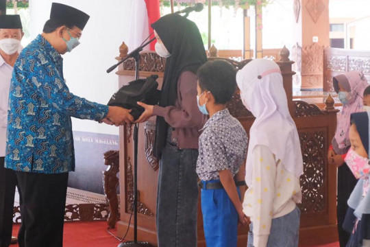 Pemkot Magelang salurkan bantuan bagi anak-anak terdampak COVID-19