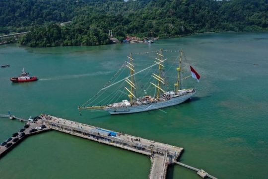 KRI Bima Suci tiba di Cilacap Page 2 Small