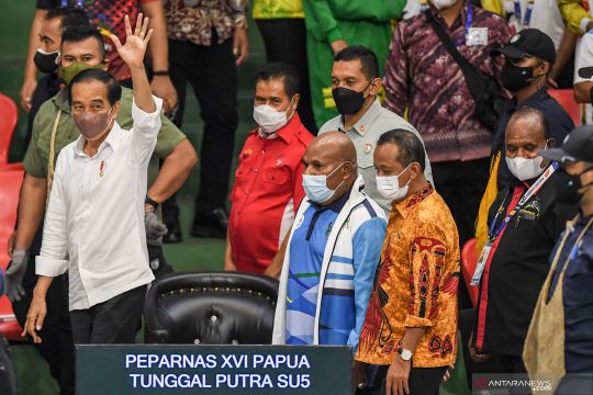 Presiden Jokowi secara resmi tutup Pekan Paralimpik Nasional XVI Papua