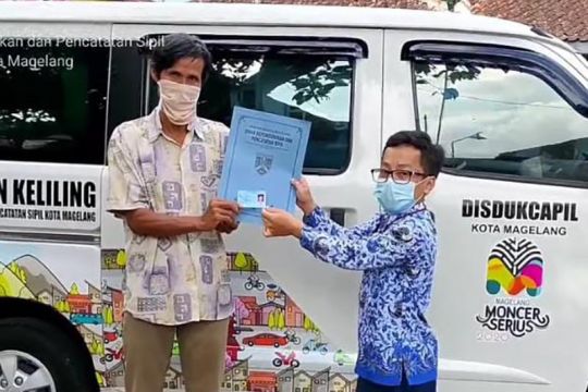 Telaah - Tahap-tahap pembangunan zona integritas pada instansi daerah