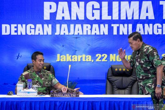 Panglima TNI awali kunjungan kerja ke Mabes TNI AL dan TNI AU