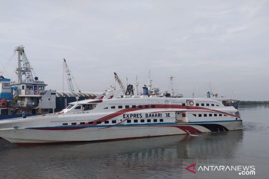 Kapal cepat rute Tanjung Pandan - Pangkal Balam tunda keberangkatan