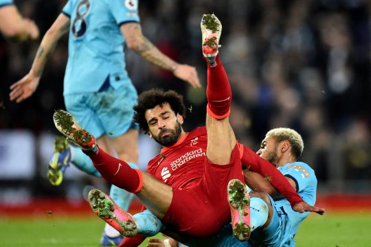 Menteri Olahraga Inggris desak pesepak bola divaksin