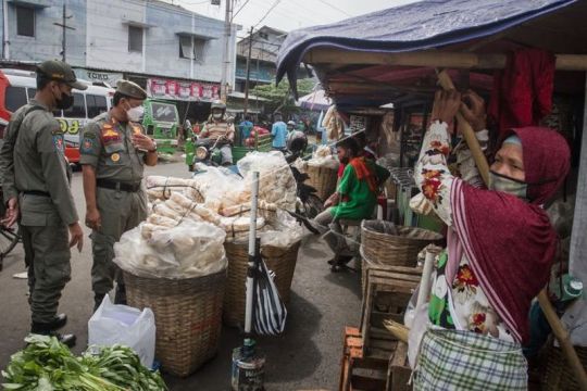 Pembongkaran lapak pedagang pasar darurat Page 3 Small