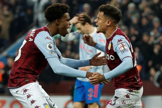 Coutinho hiasi debut dengan gol bantu Aston imbangi MU 2-2