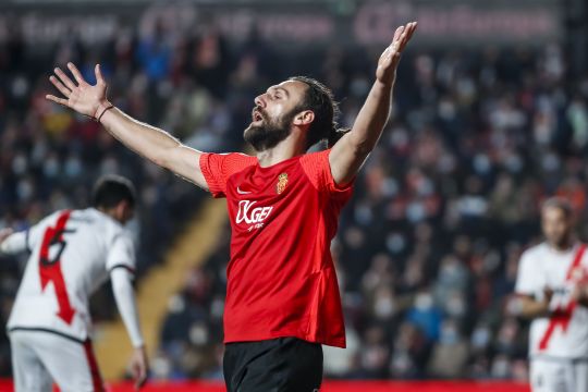 Elche dan Mallorca jauhi zona degradasi usai menangi laga kandang