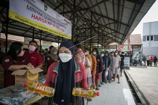 Operasi pasar minyak goreng Page 1 Small