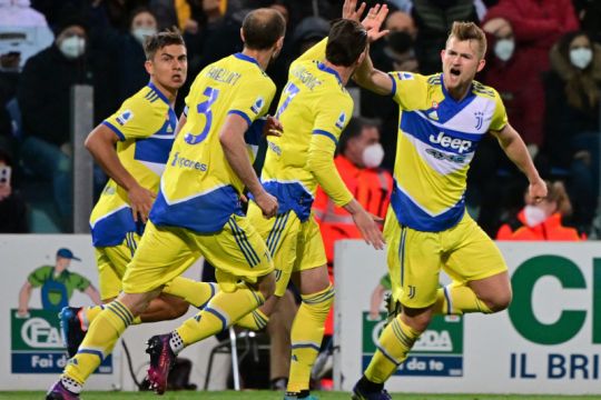 Juventus tundukkan Cagliari 2-1