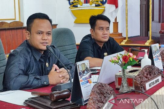 Tujuh Fraksi DPRD Bartim sampaikan pemandangan umum