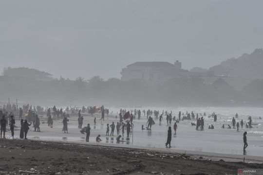 Hoaks! Air pantai Pangandaran surut usai gempa Cianjur