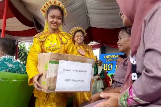 Siswa di Medan maknai hari guru dengan donasi korban gempa Cianjur
