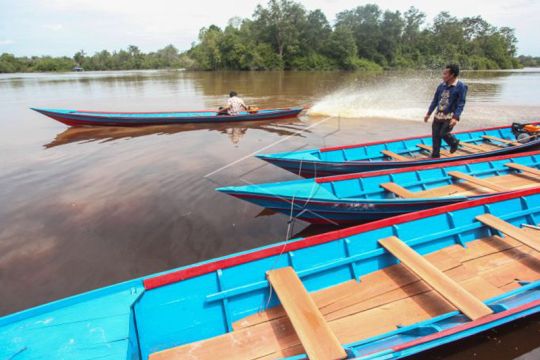 Penyaluran Bantuan Perahu Dan Operasional BBM Pendidikan Page 1 Small