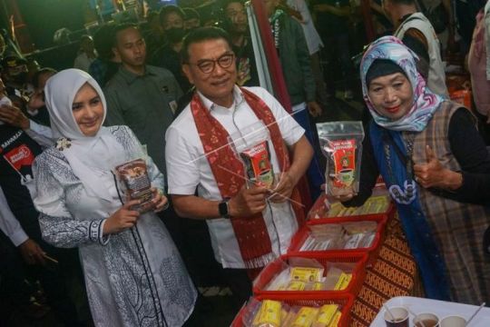 Kunjungan kerja Kepala Staf Kepresidenan Page 2 Small