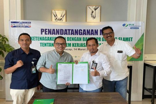 BPJAMSOSTEK Cilacap teken MoU dengan BPR Gunung Slamet