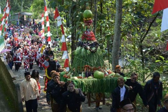 Kirab budaya sambut Ramadhan Page 1 Small