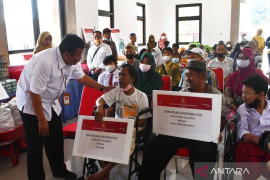 Bantuan Atensi Kemensos Pada PPKS Madiun