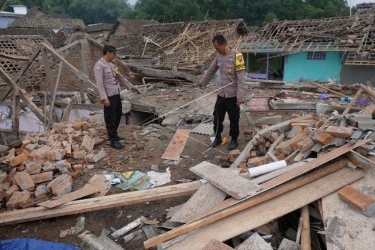 Belasan rumah rusak akibat ledakan bahan petasan Page 2 Small