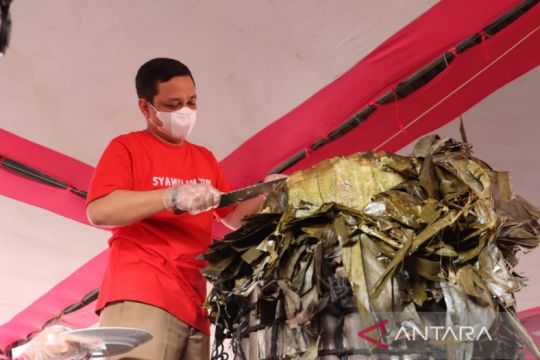 Pemkot Pekalongan izinkan tradisi Syawalan potong lopis setelah Lebaran