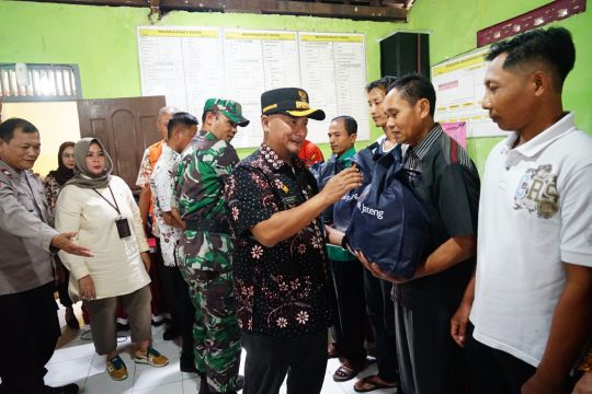 Pemkab Pati salurkan 1.000 paket sembako bagi korban banjir