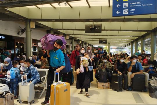 Pemudik bisa coba manfaatkan fitur "connecting trains" jika kehabisan tiket KA